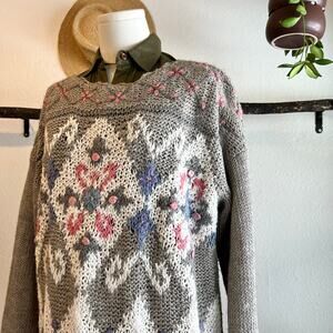 Vintage 90s Gray Floral Embroidered Loose Slouchy Knit Sweater Size Large